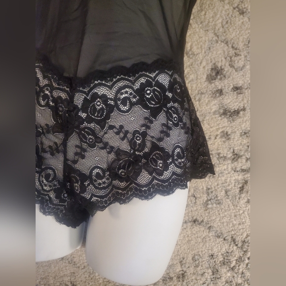 Victoria's Secret Elegant Black Lace Bodysuit S 34B - Picture 4 of 5